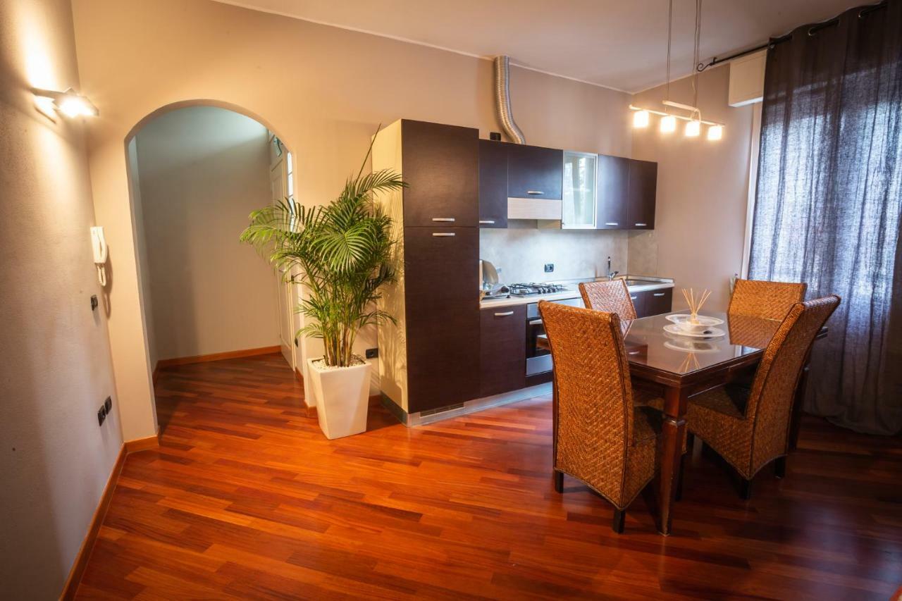 Cinematic Modern Flat, 100 Mt Da Ospedale Apartment Ravenna Luaran gambar