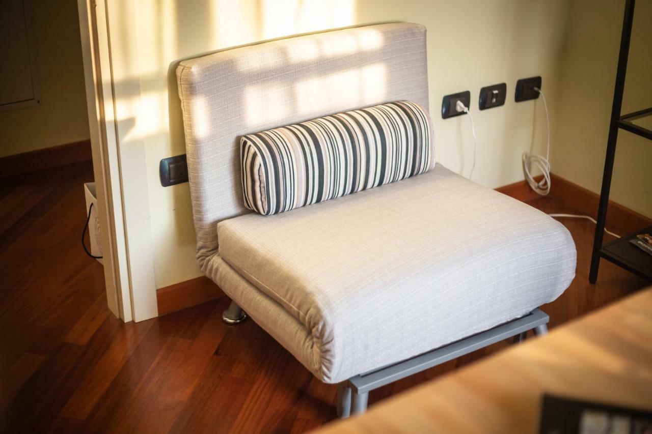 Cinematic Modern Flat, 100 Mt Da Ospedale Apartment Ravenna Luaran gambar